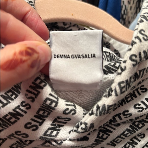 Women’s hoody. - Picture 10 of 11